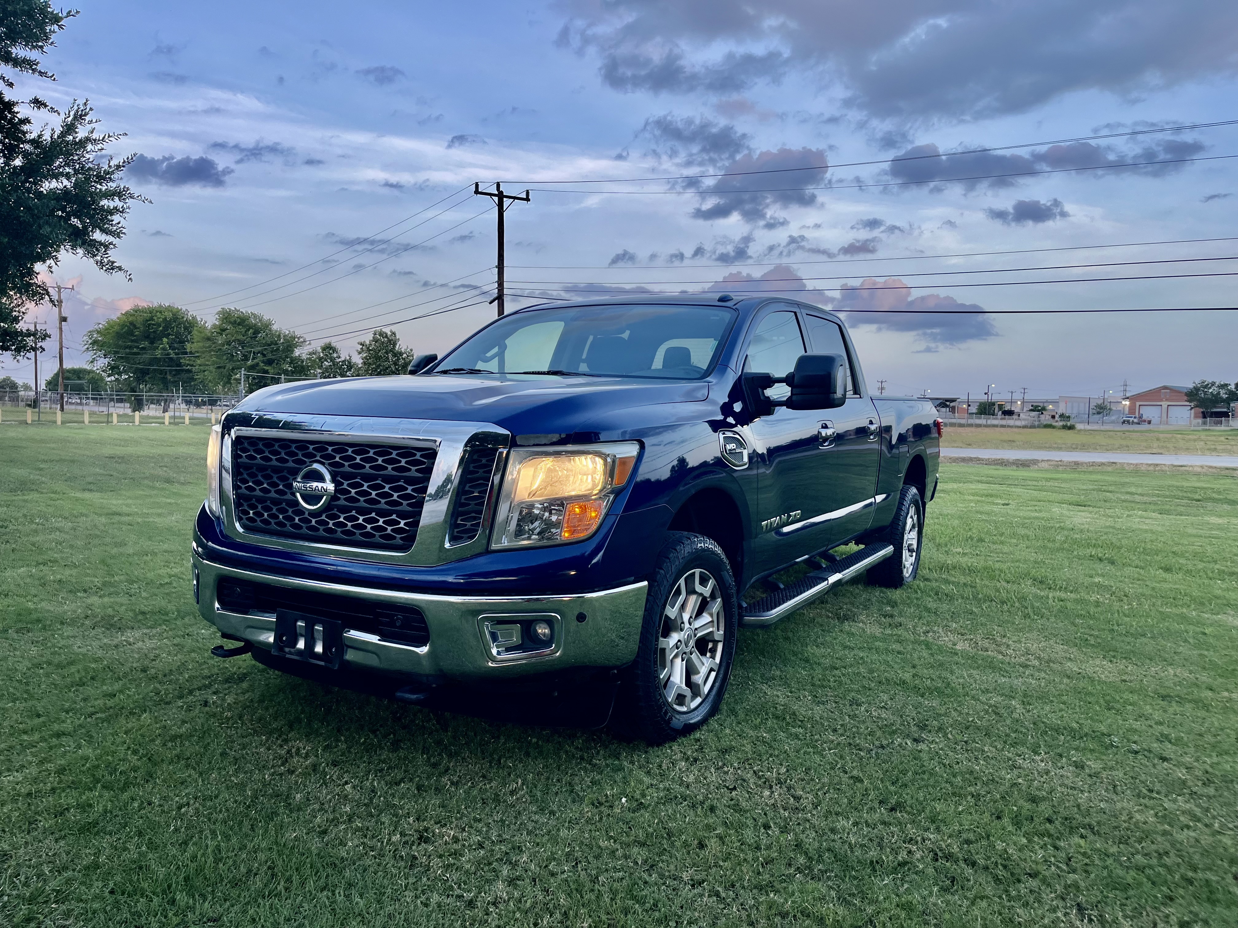 2017 Nissan Titan — photo 1